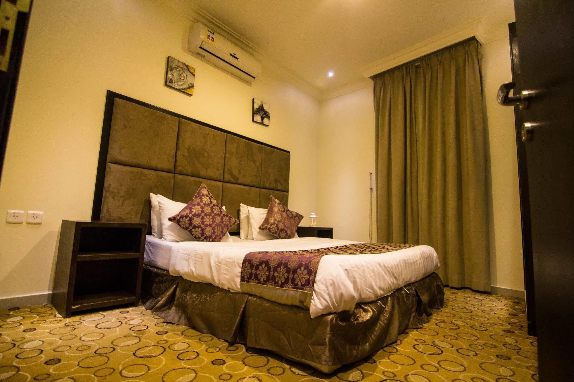 Almakan Suites 101 Riyadh Bagian luar foto