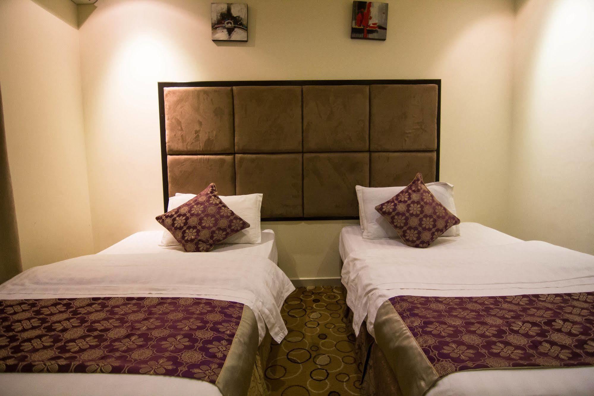 Almakan Suites 101 Riyadh Bagian luar foto